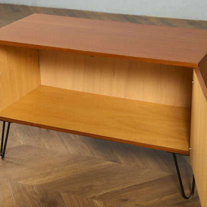 英国 ヴィンテージ キャビネット