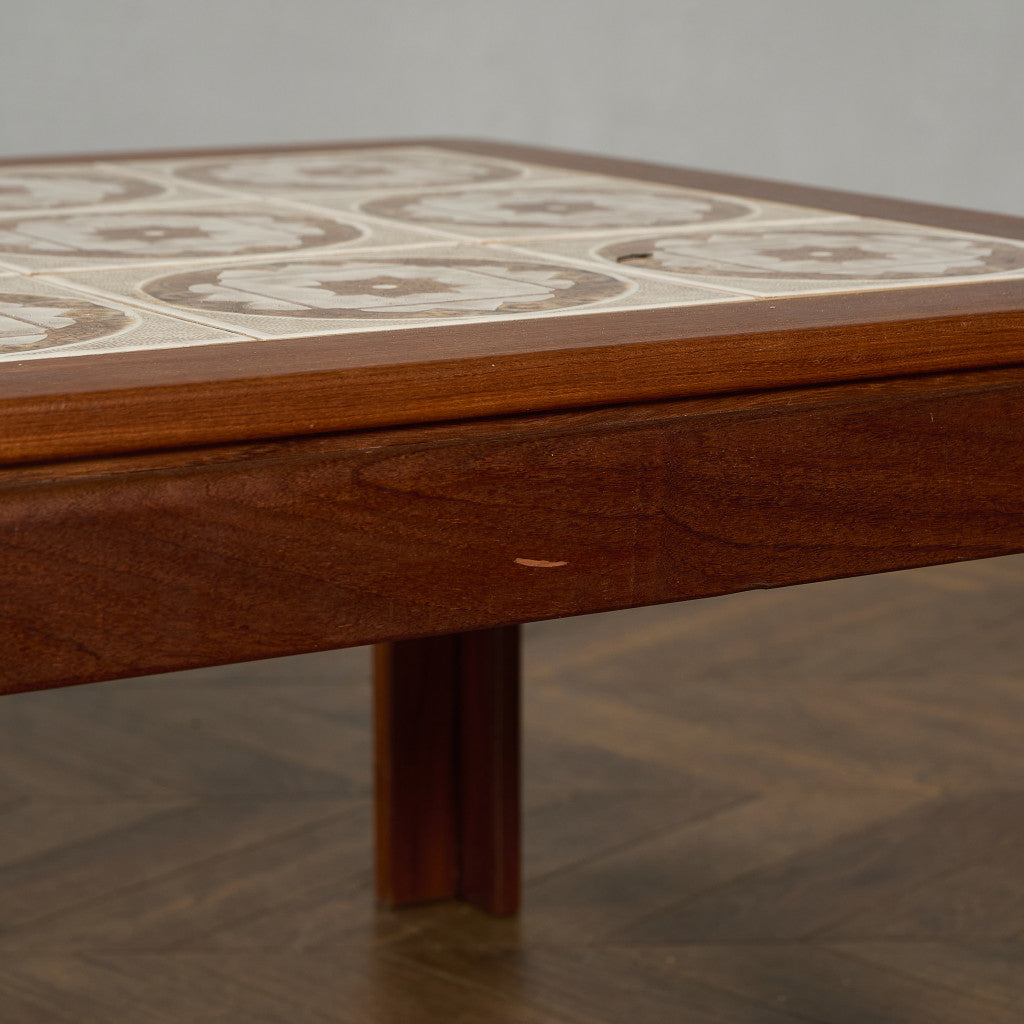 タイルトップ コーヒーテーブル