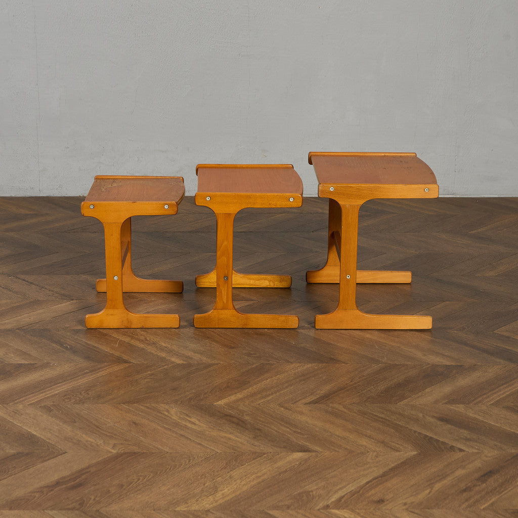 ルーマニア製 ヴィンテージ ネストテーブル