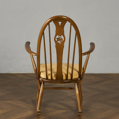 ヴィンテージ スワンバック ロッキングチェア ラウンド型メタルラベル