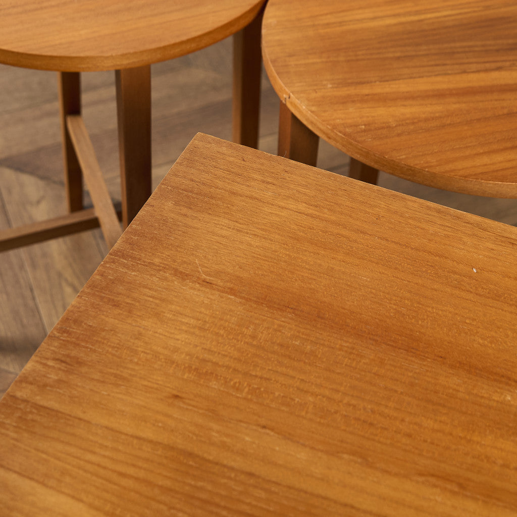 Novy Domov ヴィンテージ ネストテーブル