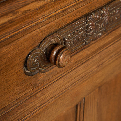 Gomme Furniture Wycombe ガラス キャビネット