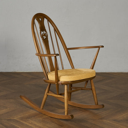 ヴィンテージ スワンバック ロッキングチェア ラウンド型メタルラベル