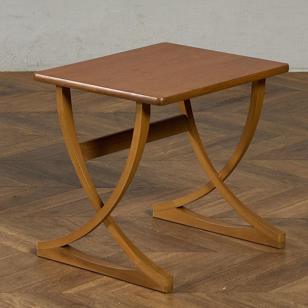 ネストテーブル