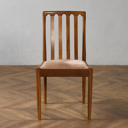 スラットバックチェア