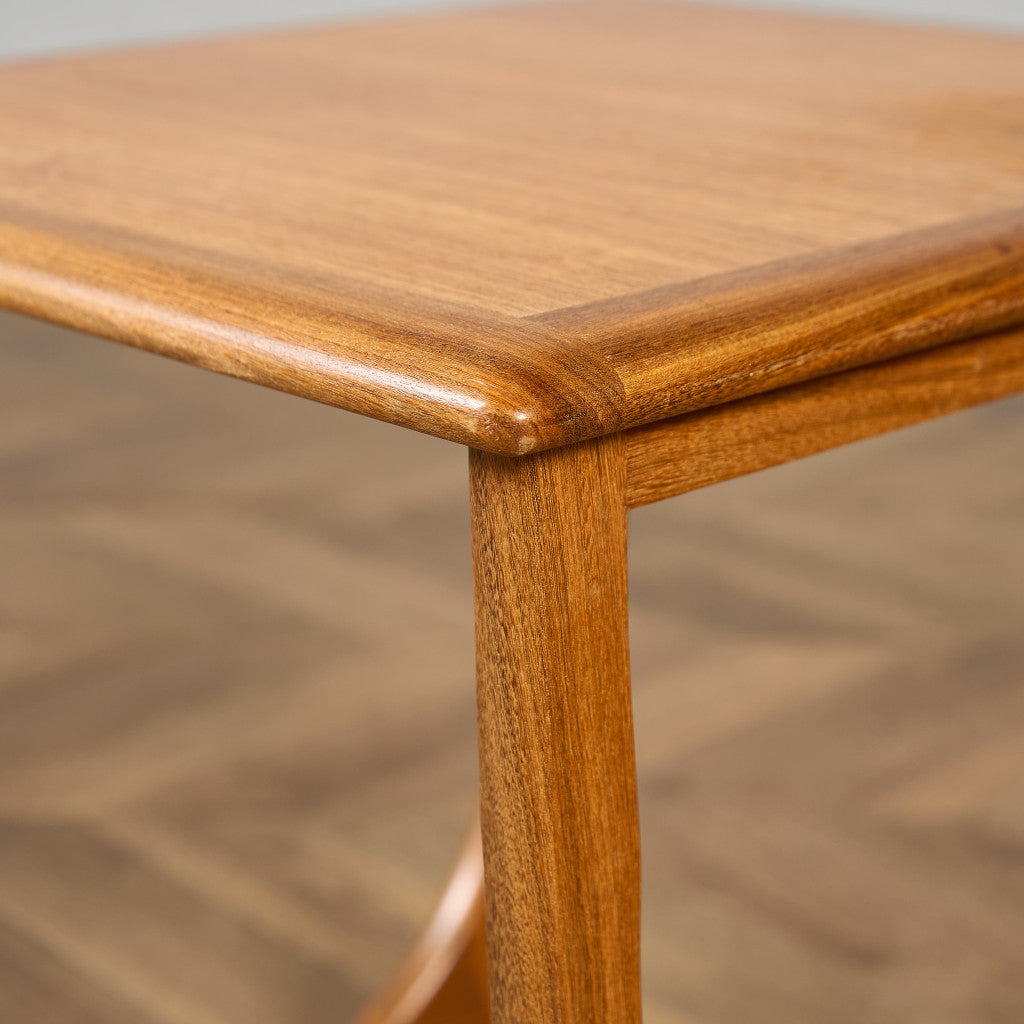 Astro セラミックタイルトップ ネストテーブル