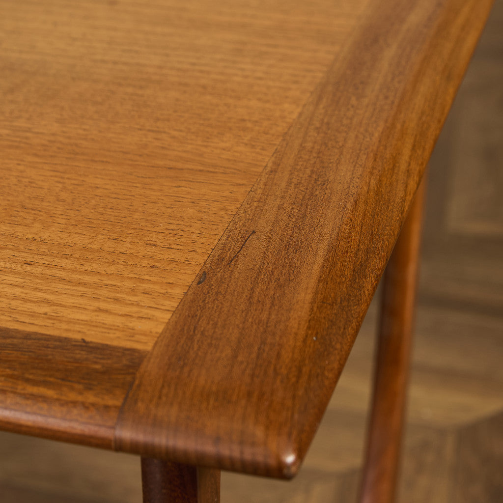 Astro ネスト コーヒーテーブル