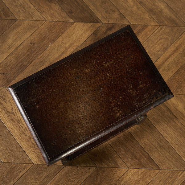 サイドテーブル