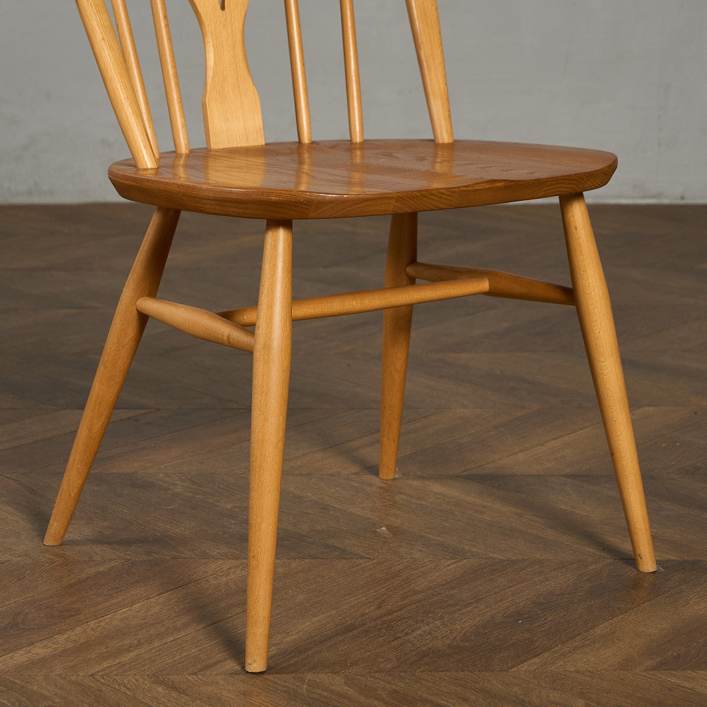 シスルバックチェア ゴールドメタルラベル