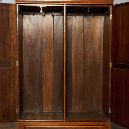 英国 アンティーク ワードローブ