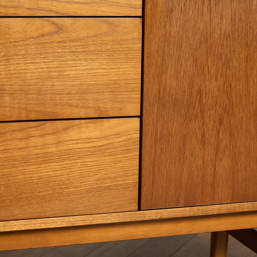 ヴィンテージ ハイ サイドボード