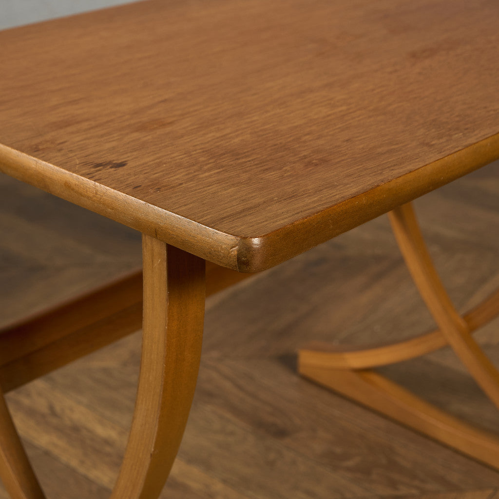 ネストテーブル