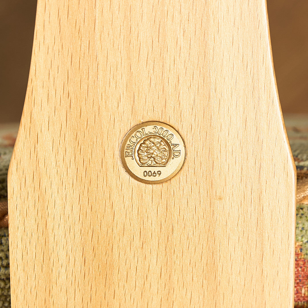 ヴィンテージ スワンバック ロッキングチェア ラウンド型メタルラベル