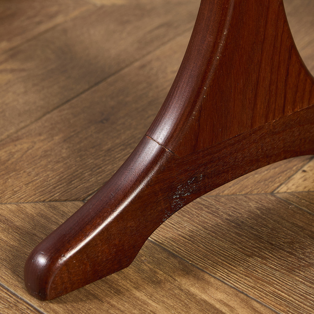 Fresco ホエールレッグ ドレッシングスツール (6820)