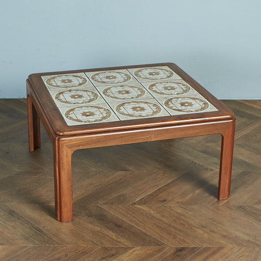 タイルトップ コーヒーテーブル