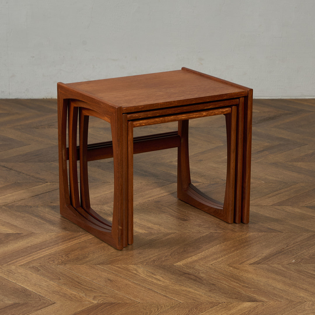 Quadrille ヴィンテージ ネストテーブル