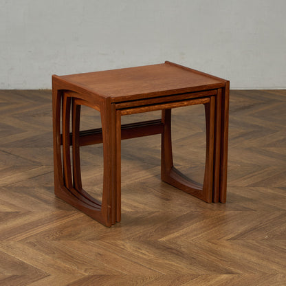 Quadrille ヴィンテージ ネストテーブル