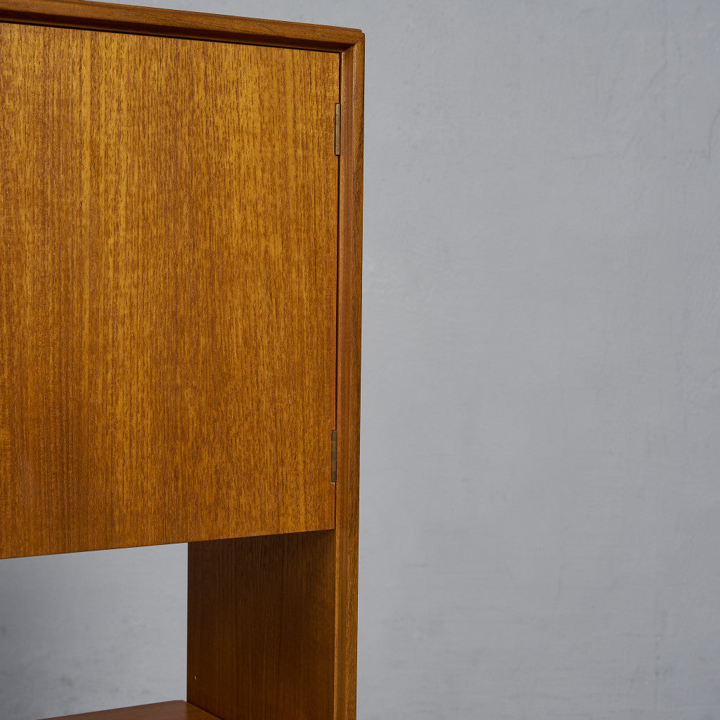 Form FIVE ヴィンテージ ブックケース (カスタム アイアン ヘアピンレッグ)