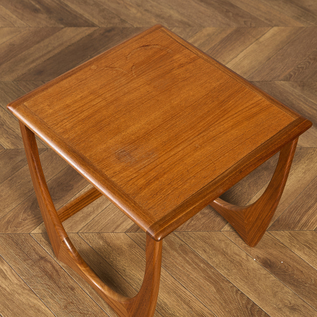 Astro セラミックタイルトップ ネストテーブル