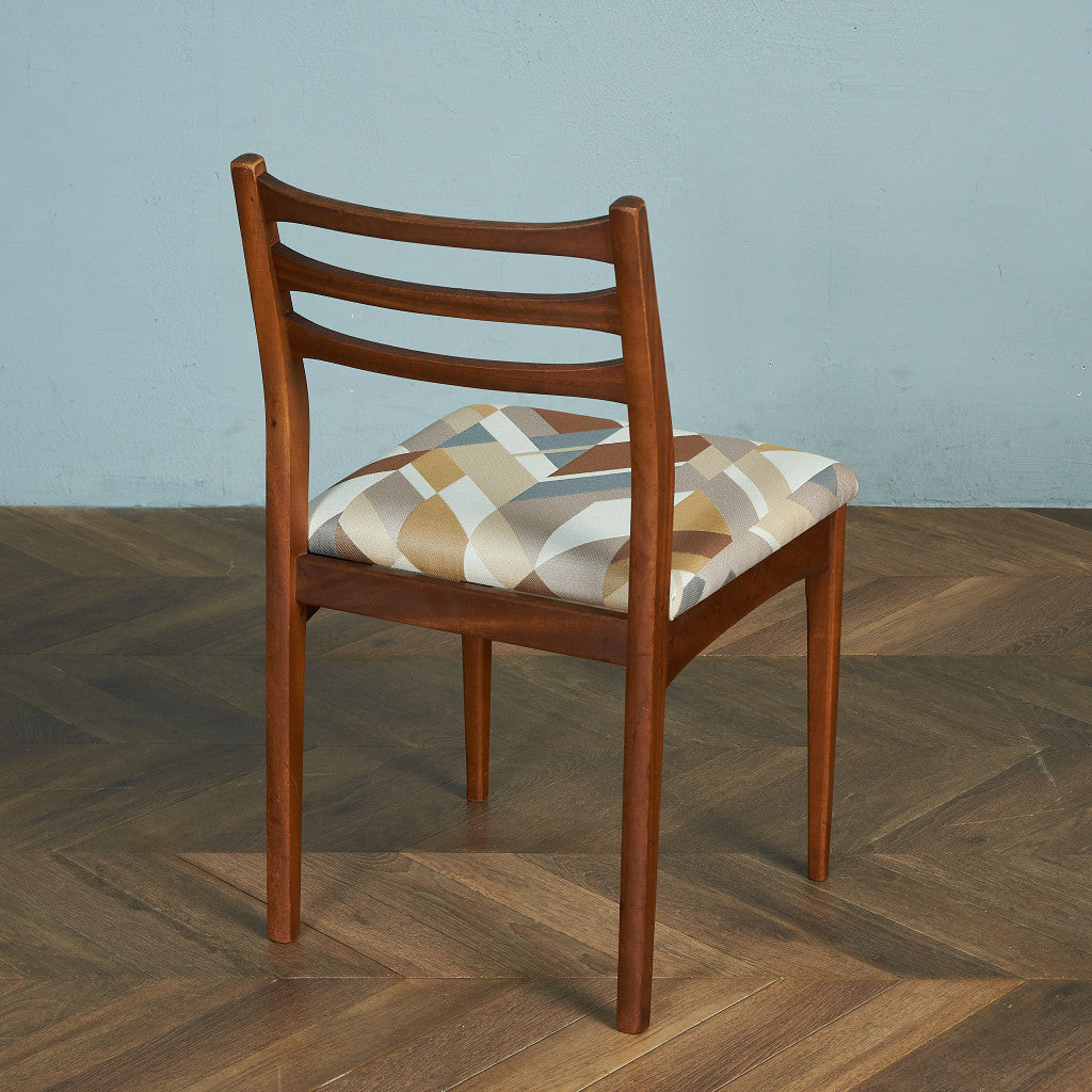 ヴィンテージ ダイニングチェア / 座面張替え済み (LUUM)