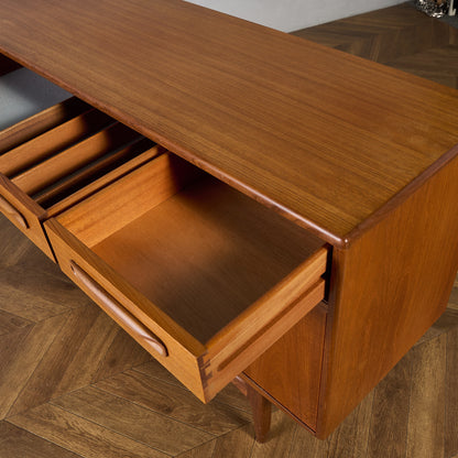 Fresco ヴィンテージ 脚付き サイドボード (4072)