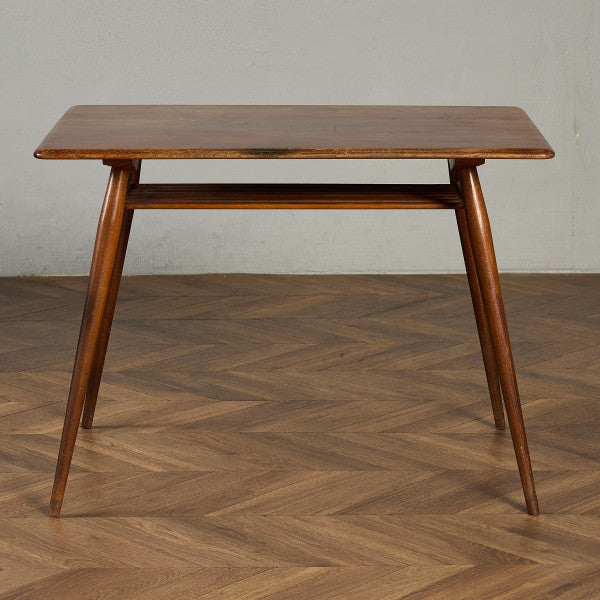 ブレックファストテーブル