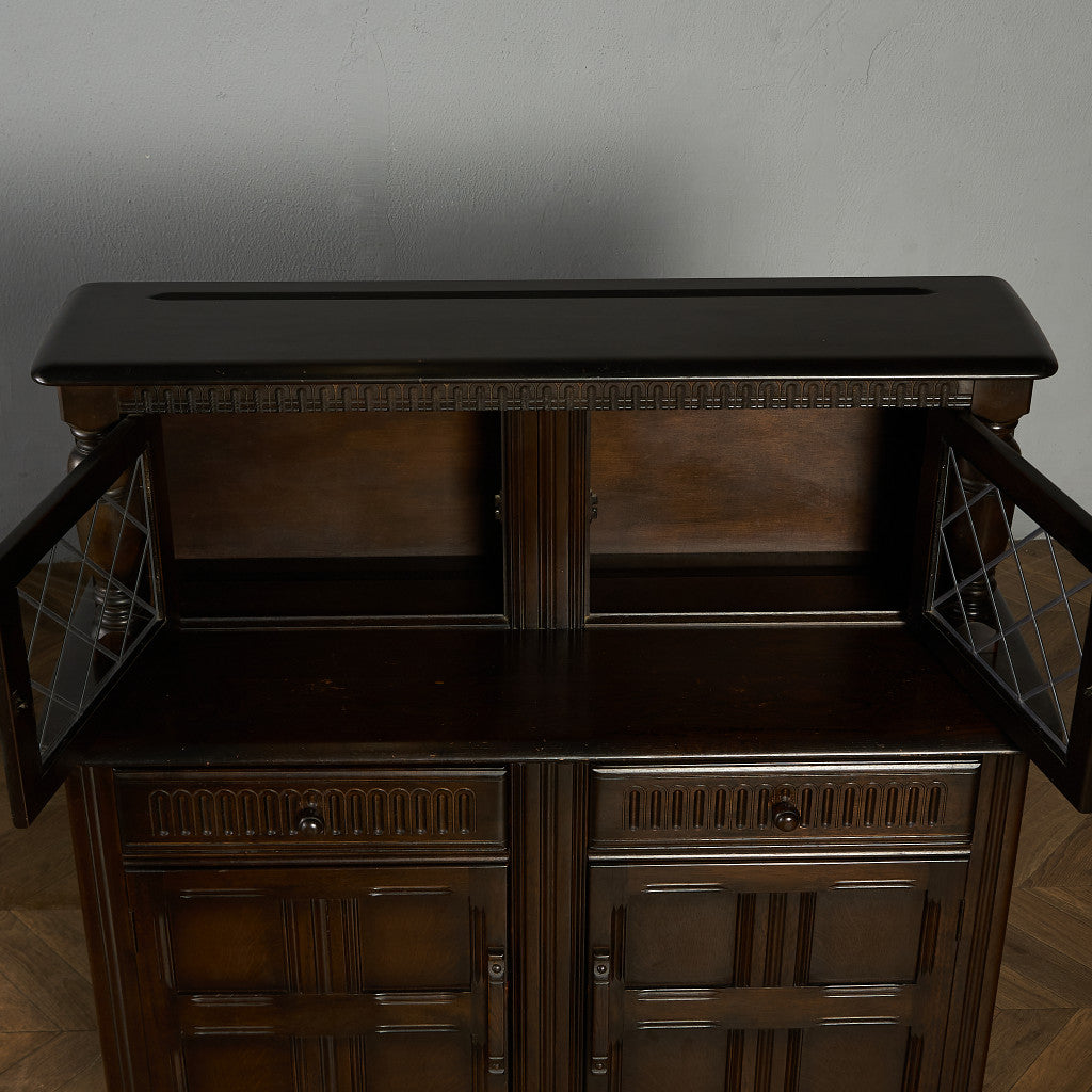 英国 クラシック コートカップボード