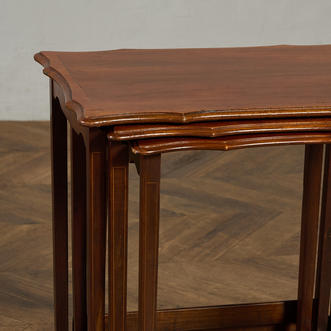 英国 クラシック ネストテーブル #91849 – camori ヴィンテージ家具