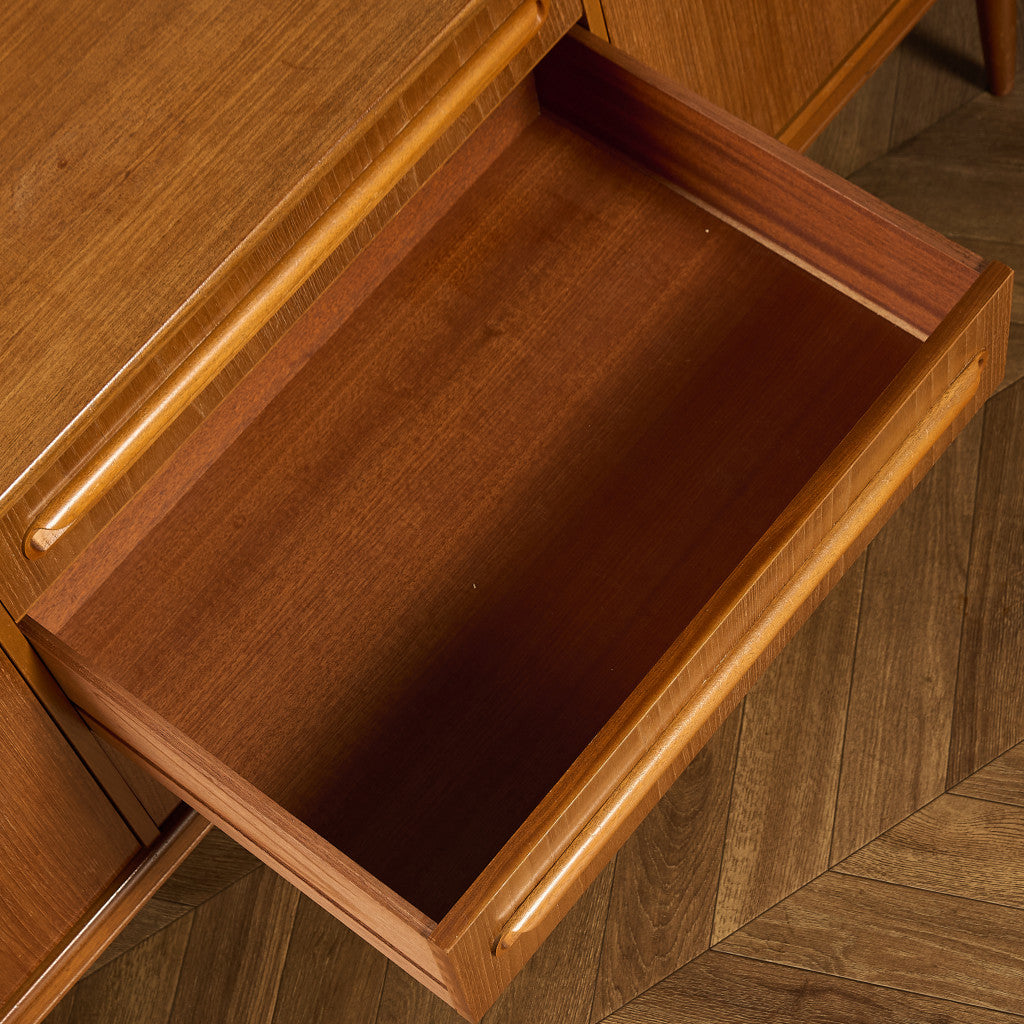 イギリス ヴィンテージ サイドボード