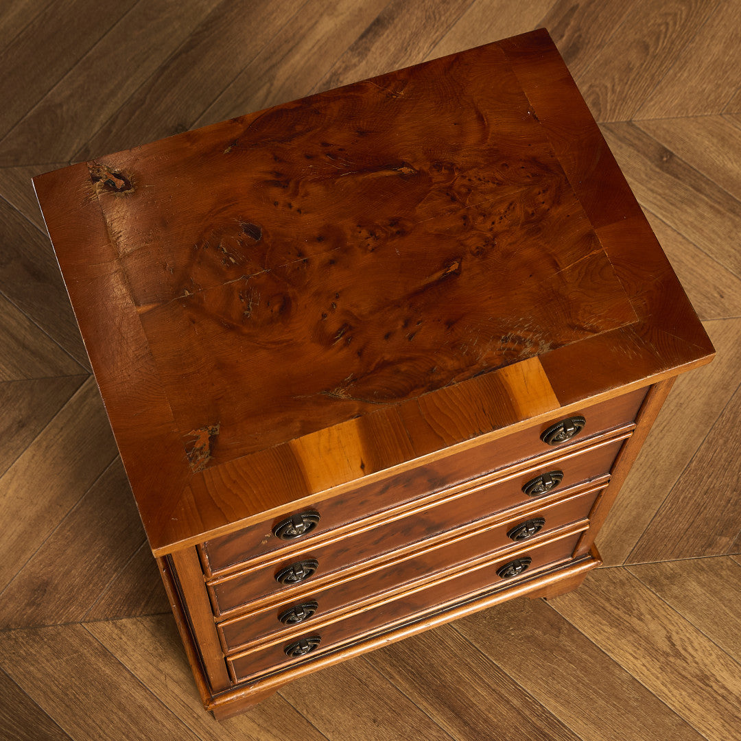 英国 クラシック サイドチェスト