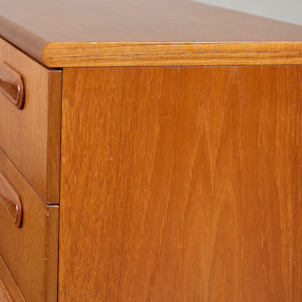 ヴィンテージ 3段チェスト