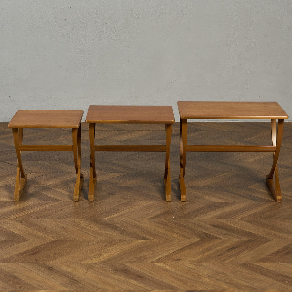 ネストテーブル