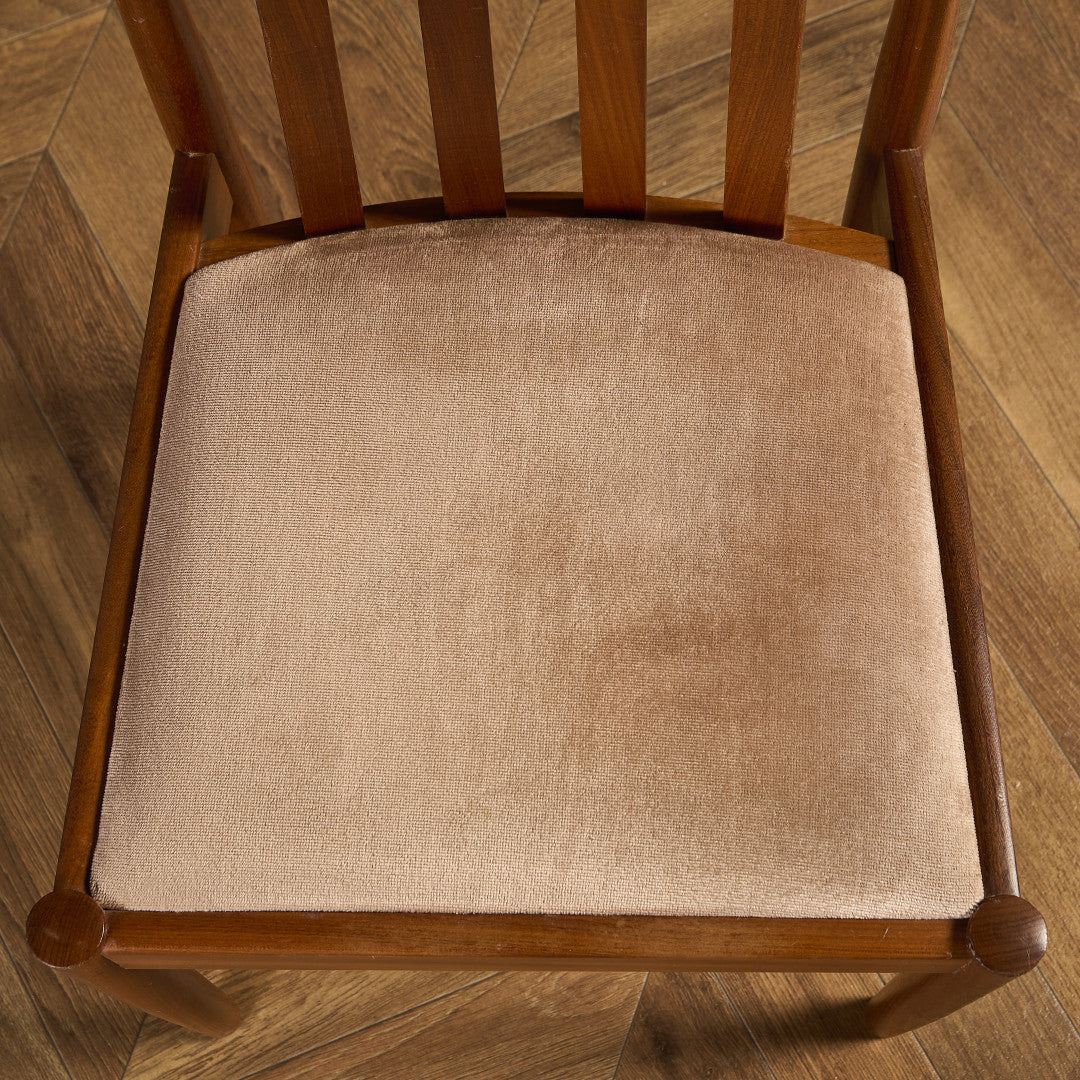 スラットバックチェア