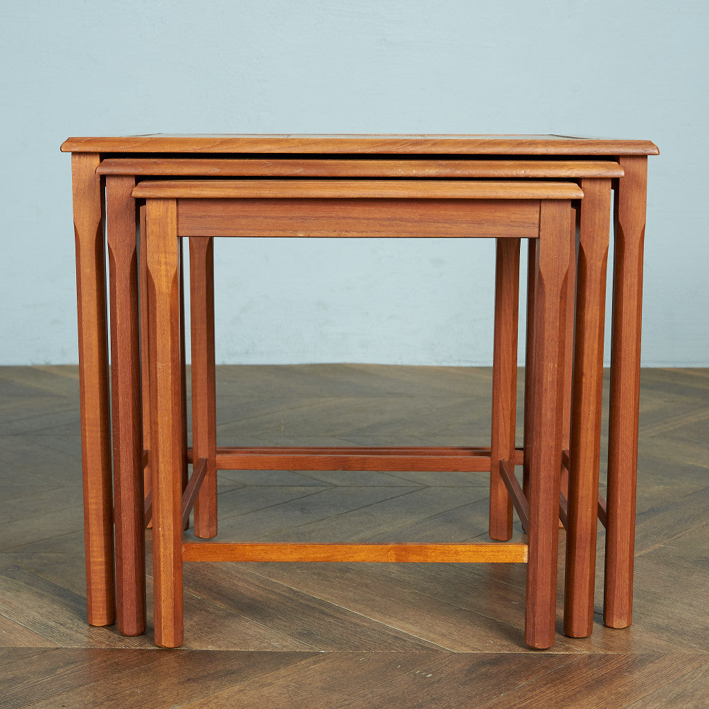 デンマーク TOFTEN タイルトップ ネストテーブル #79360 – camori