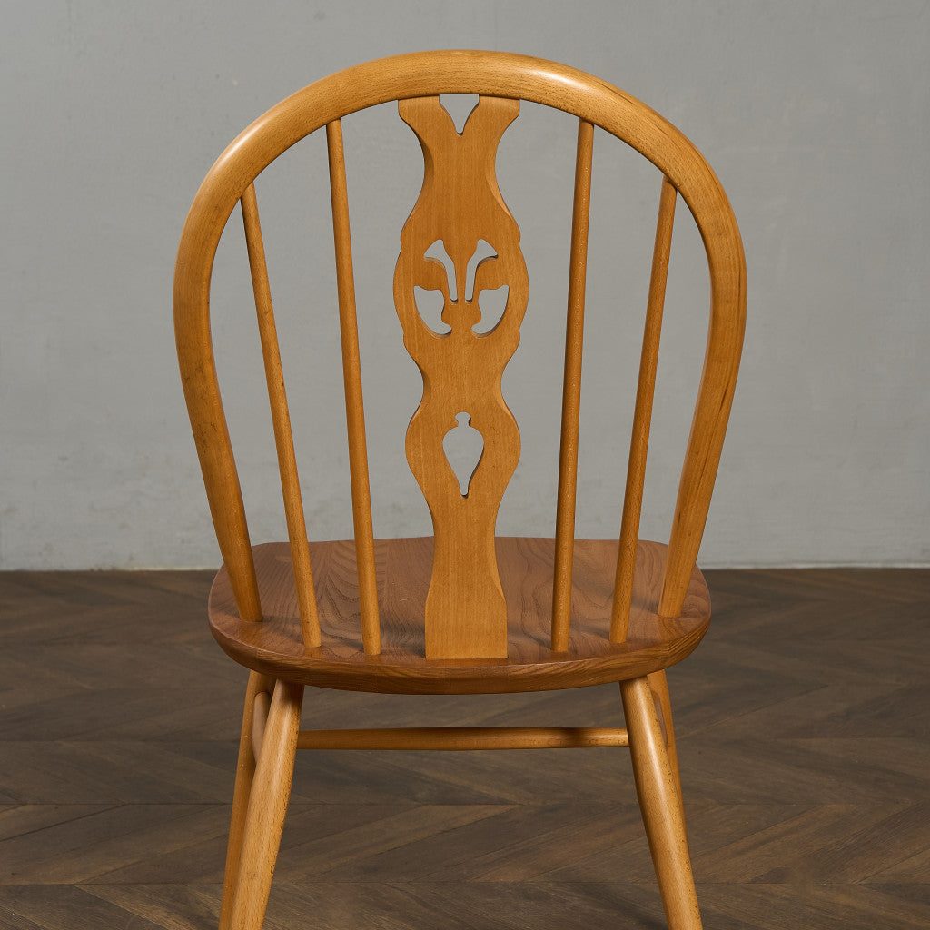 シスルバックチェア ゴールドメタルラベル