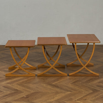 ネストテーブル