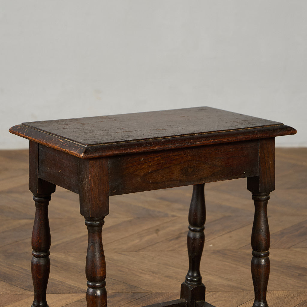 サイドテーブル