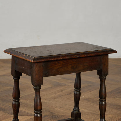 サイドテーブル