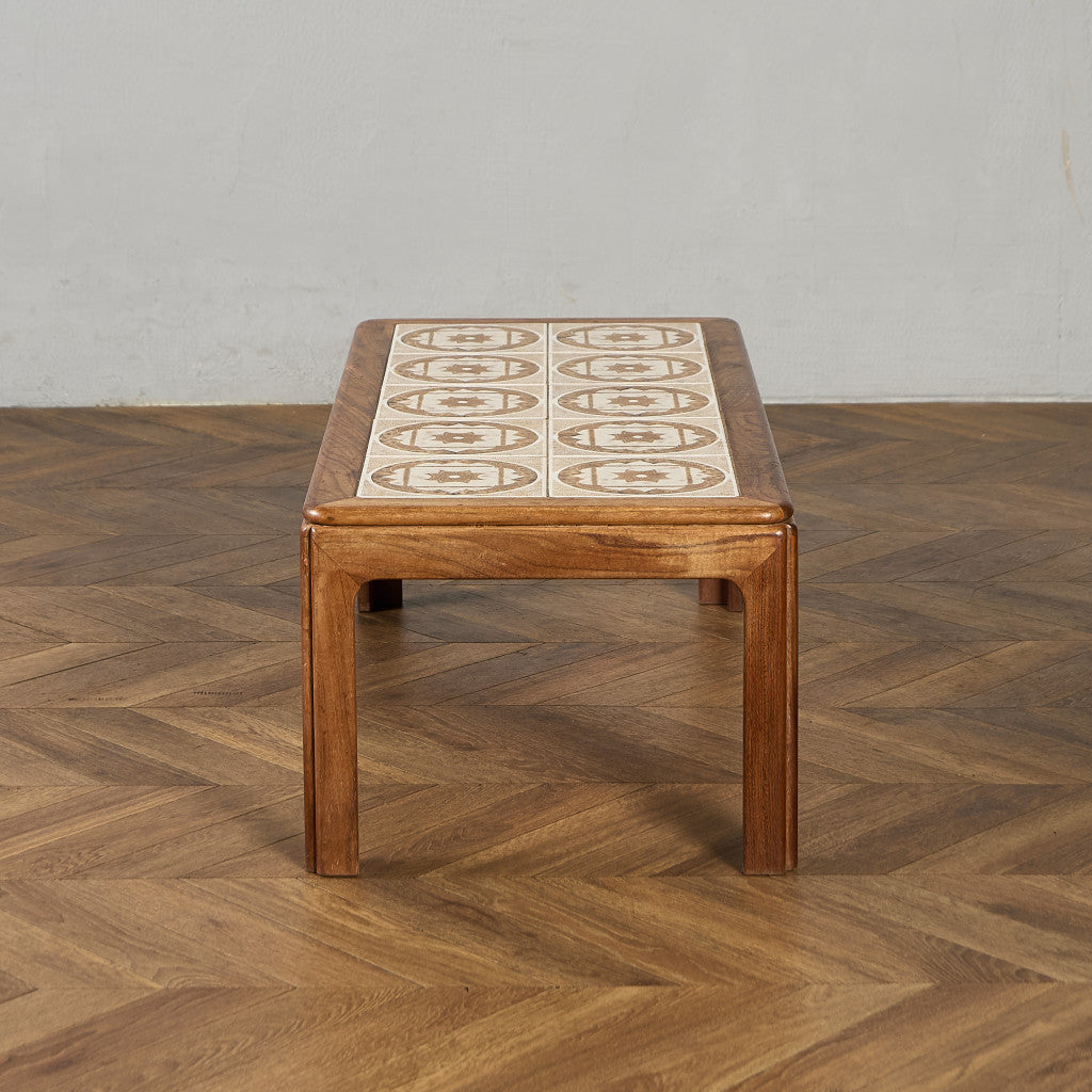 タイルトップ コーヒーテーブル