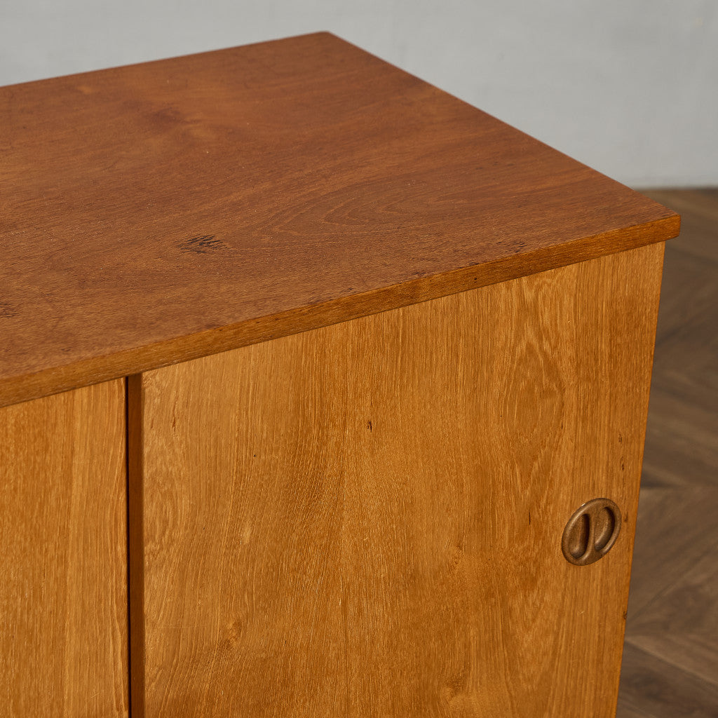 イギリス ヴィンテージ サイドボード