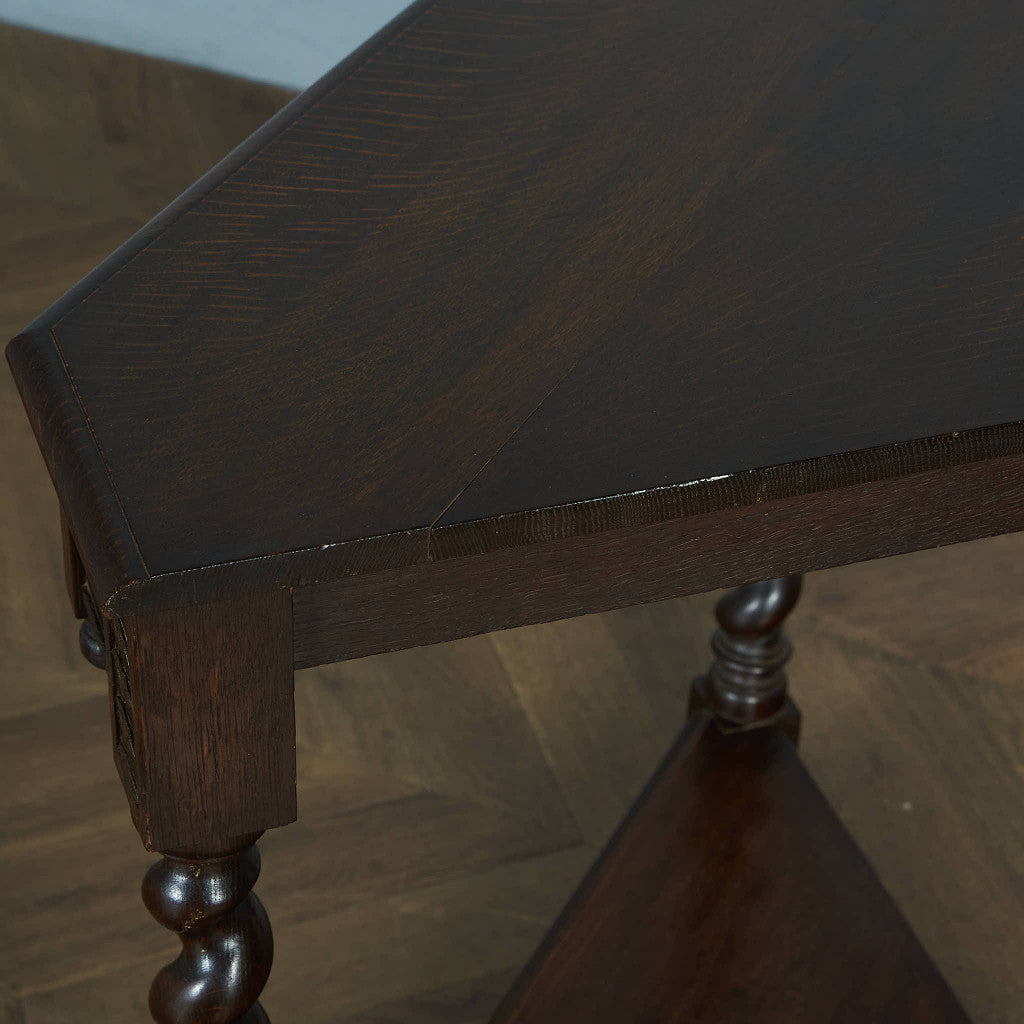 British classic corner table #84653