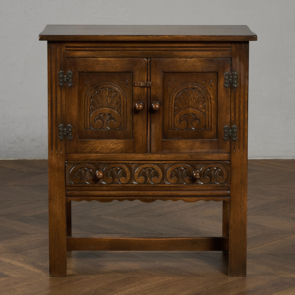 英国 クラシック オーク サイド キャビネット