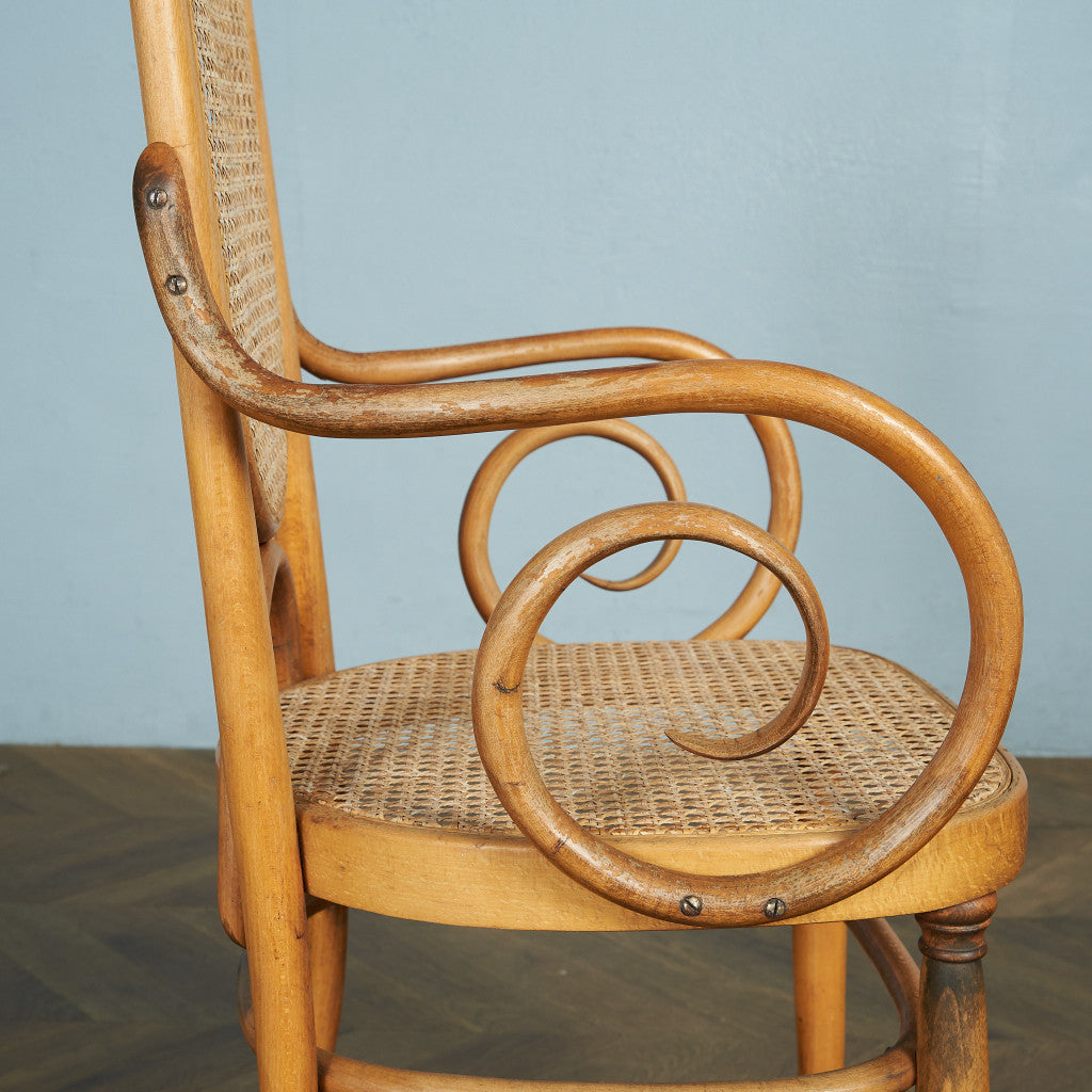 トーネット Thonet 籐張り ベントウッドアームチェア (207 トーネット Thonet 籐張り ベントウッドアームチェア (207