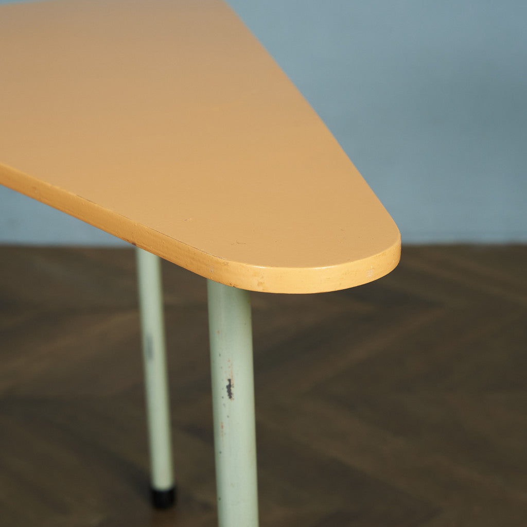 英国ヴィンテージ トライアングル センターテーブル / コーヒーテーブル #85362