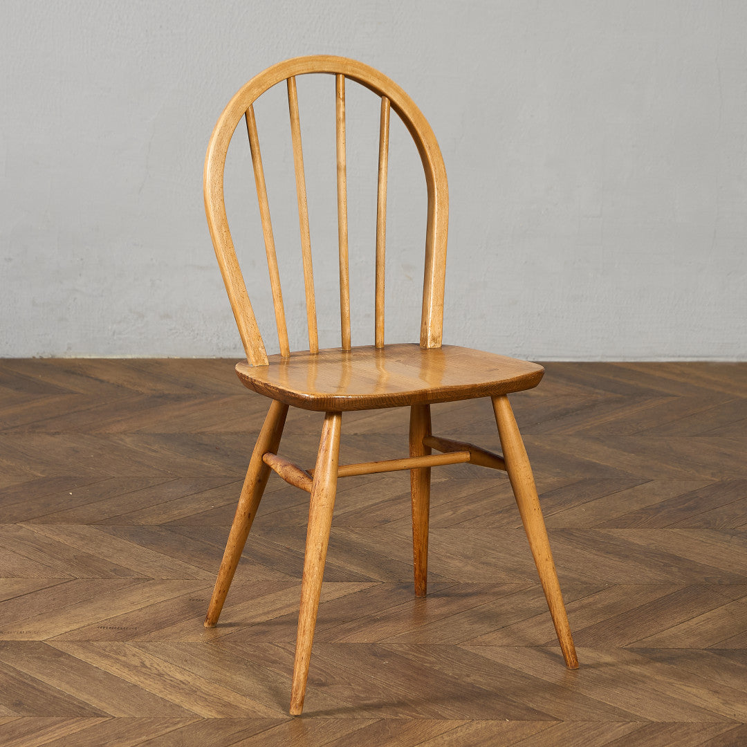 アーコール　スワンバックチェア アーコールのスワンバックチェア（カスタード色・ハの字脚・タグ付き