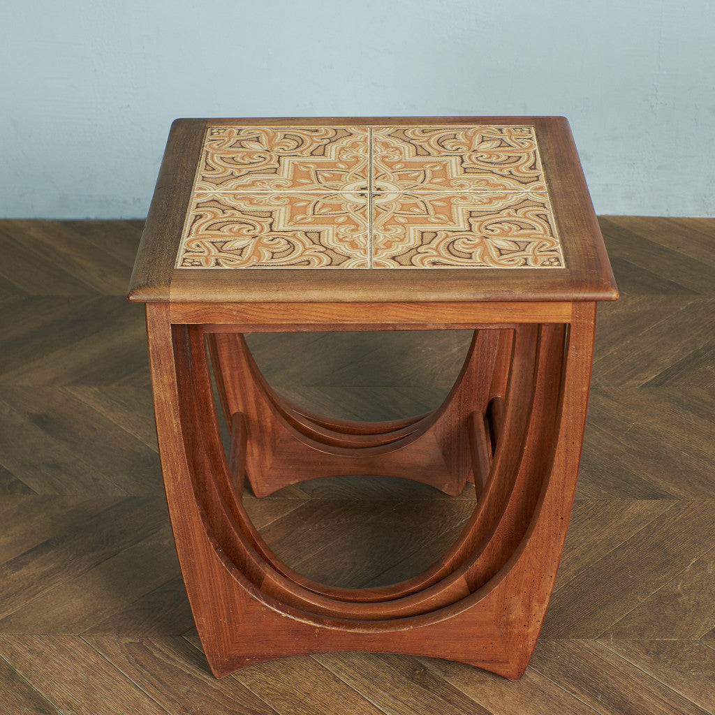 Astro セラミックタイルトップ ネストテーブル (3552D)