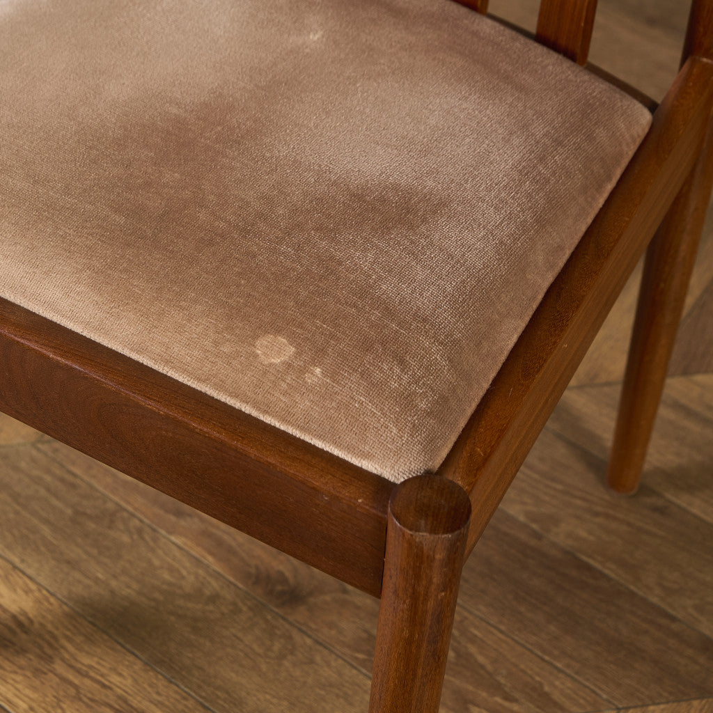 スラットバックチェア