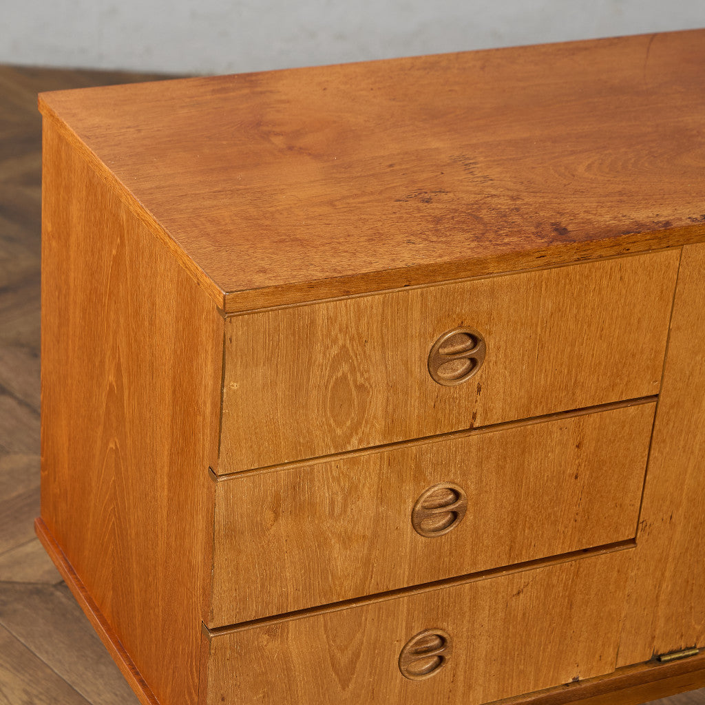 イギリス ヴィンテージ サイドボード