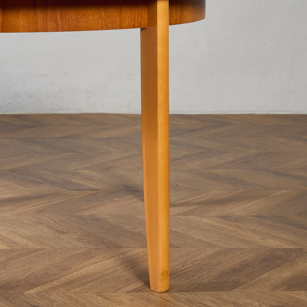 旧東ドイツ ヴィンテージ ラウンド ダイニングテーブル #95593