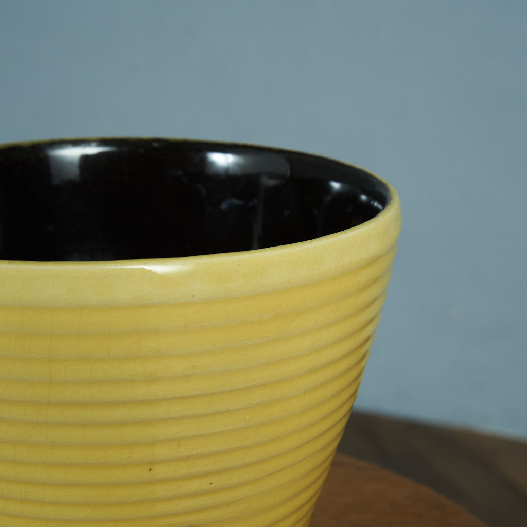 German Art Pottery フラワーベース